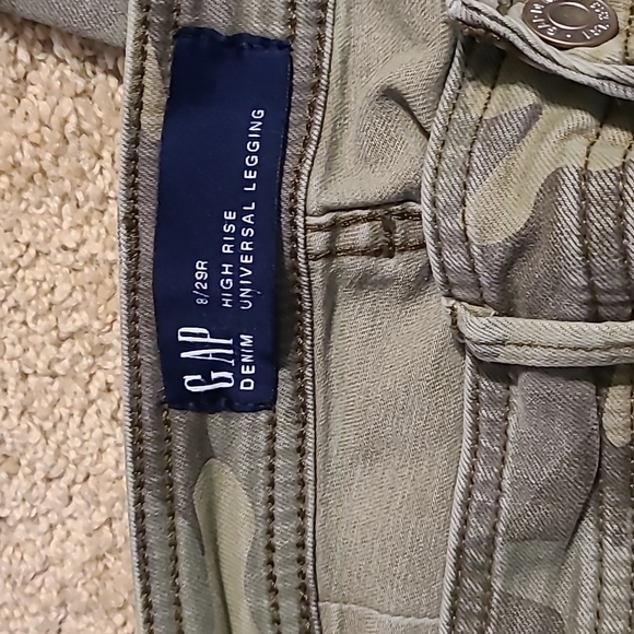 Gap High Rise Camo Jeans - Picture 2 of 2